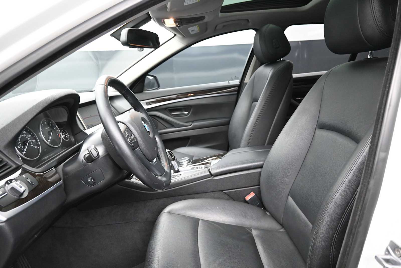 Thumbnail: 2015 BMW 5 Series - 10