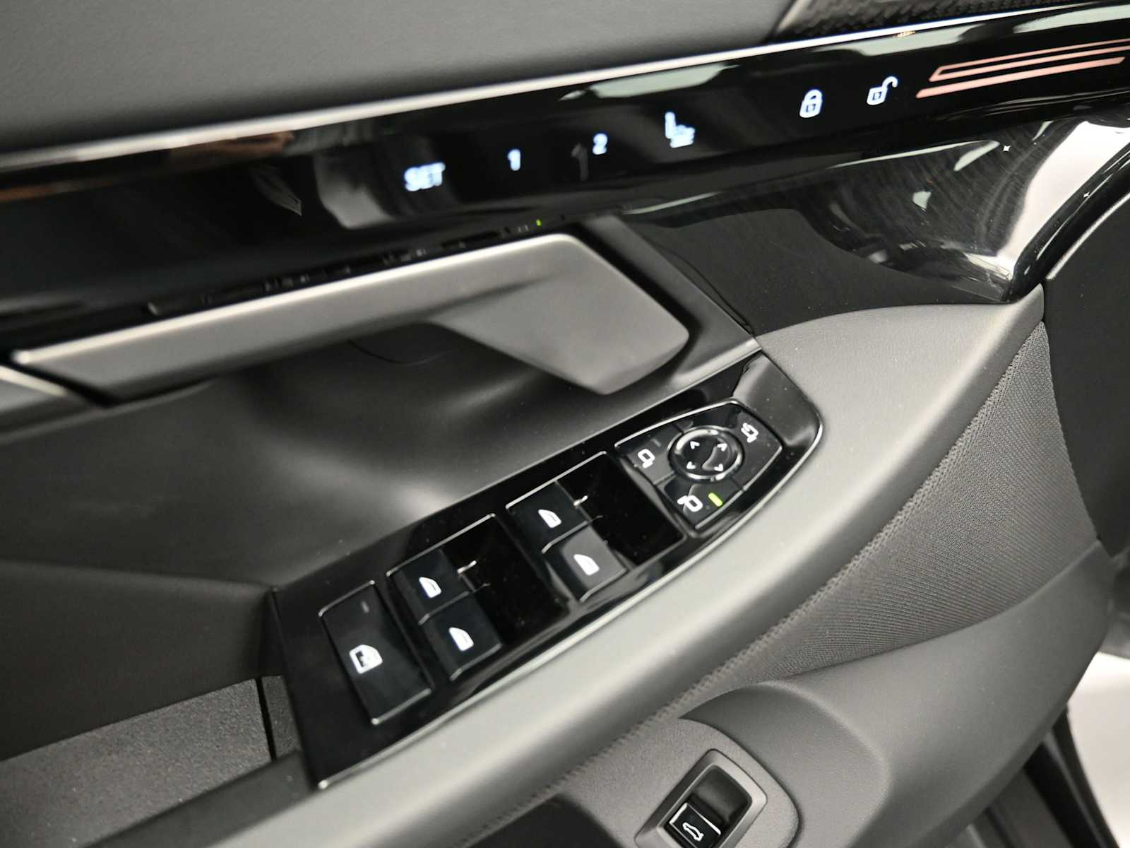 Thumbnail: 2026 BMW 5 Series - 9