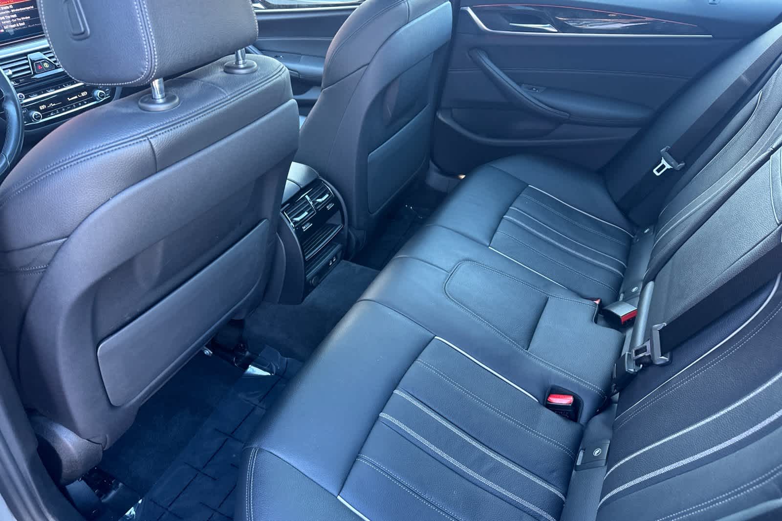 Thumbnail: 2023 BMW 5 Series - 4