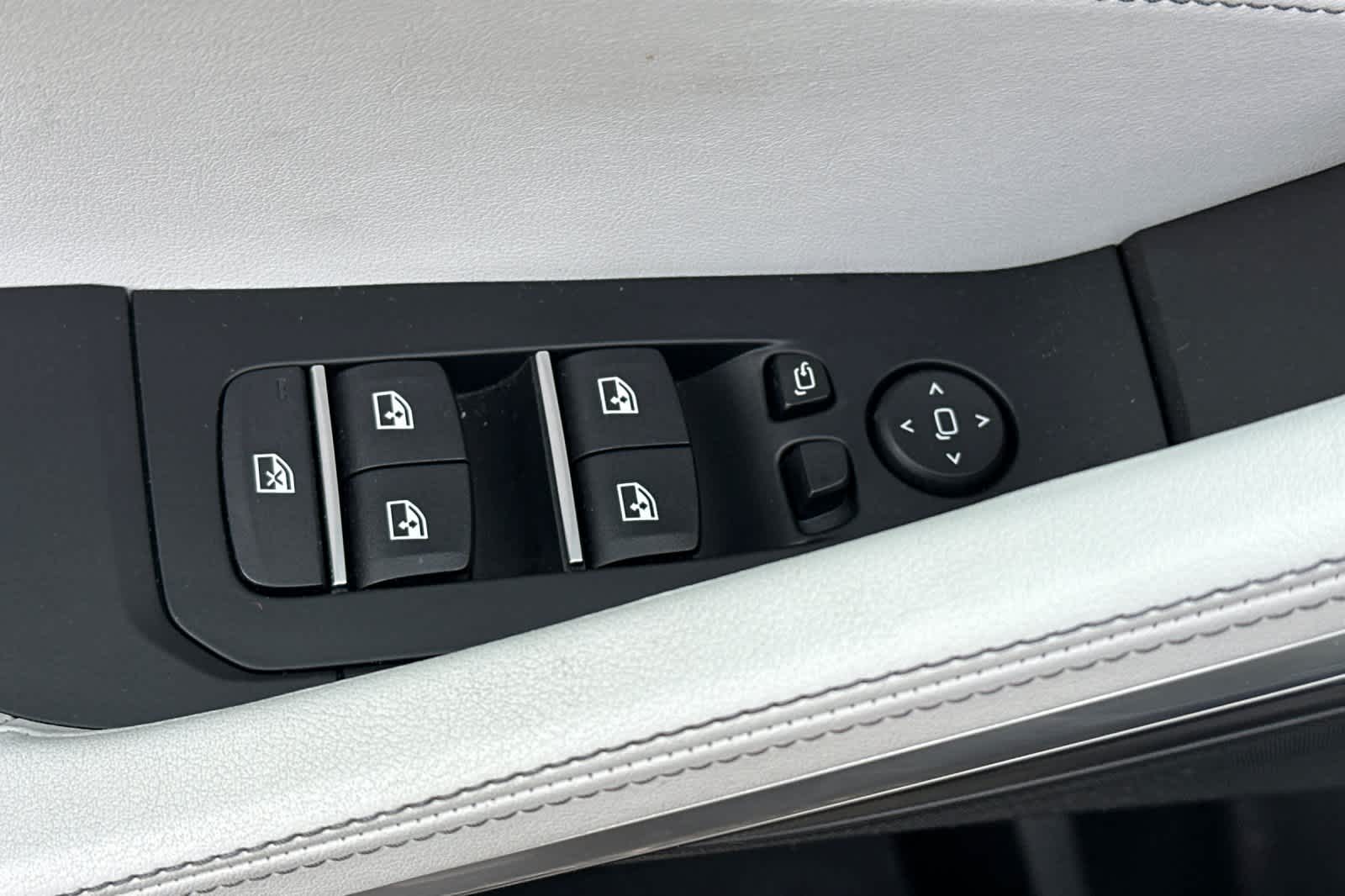 Thumbnail: 2023 BMW X6 - 13