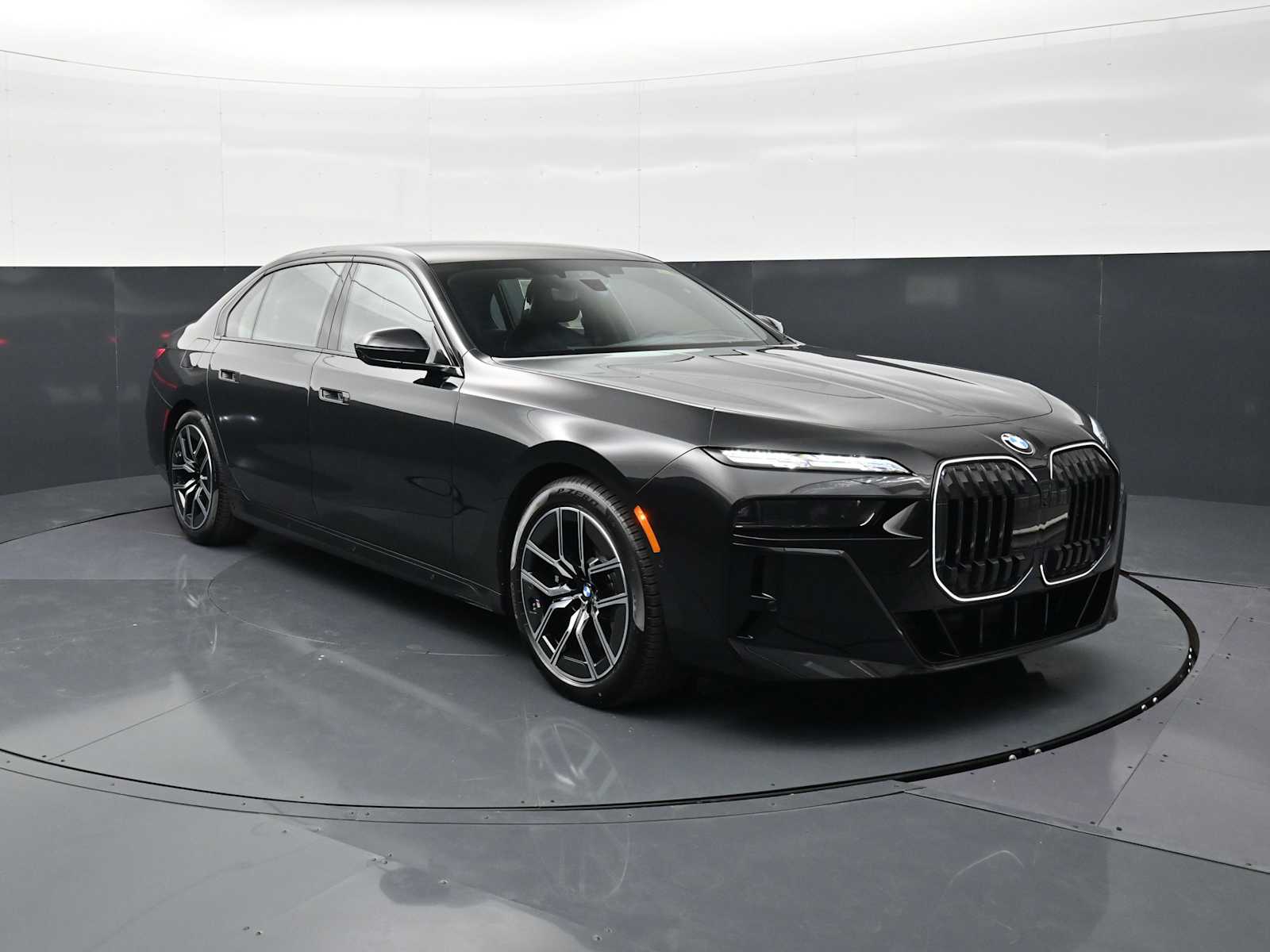 Thumbnail: 2026 BMW 7 Series - 3