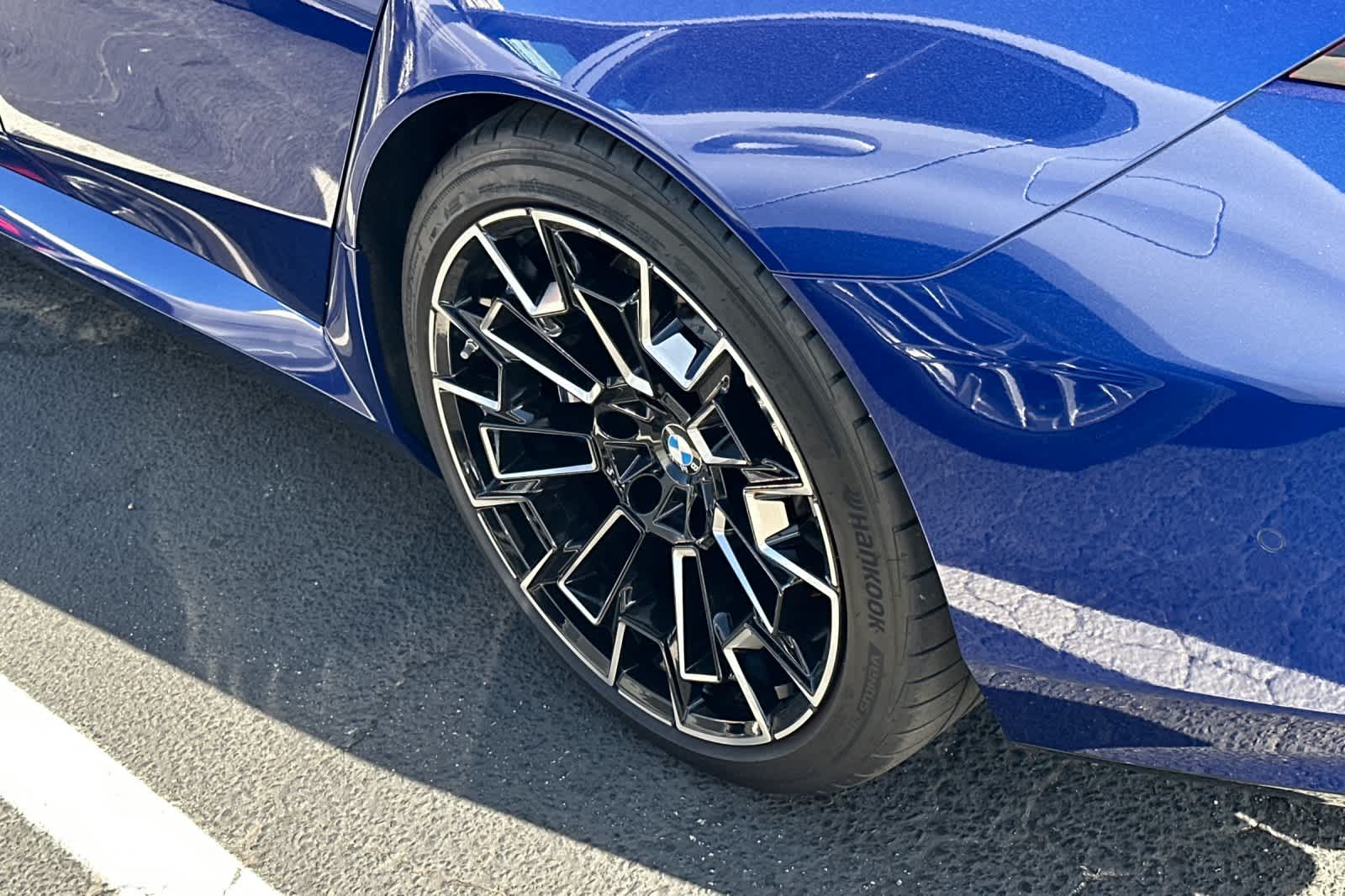 Thumbnail: 2025 BMW M5 - 17