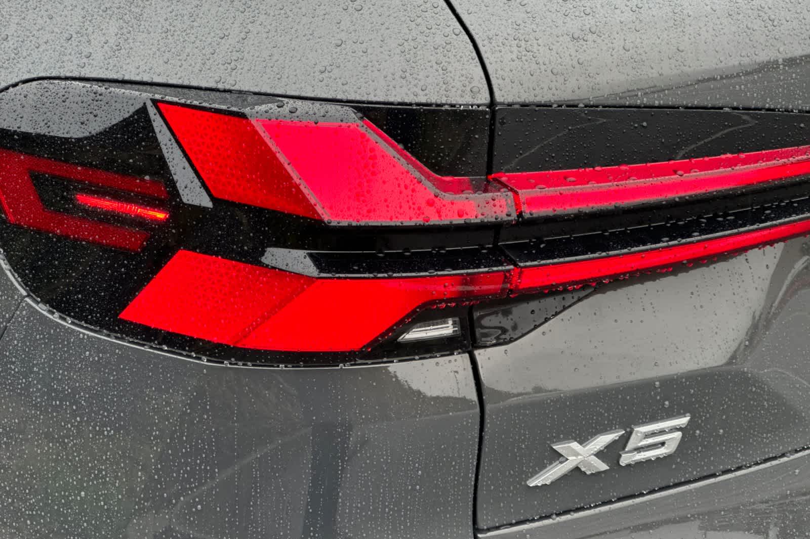 Thumbnail: 2026 BMW X5 - 11