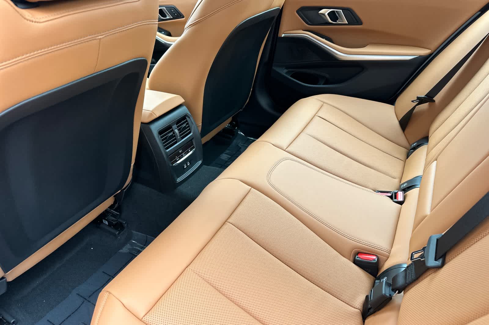 Thumbnail: 2026 BMW 3 Series - 4