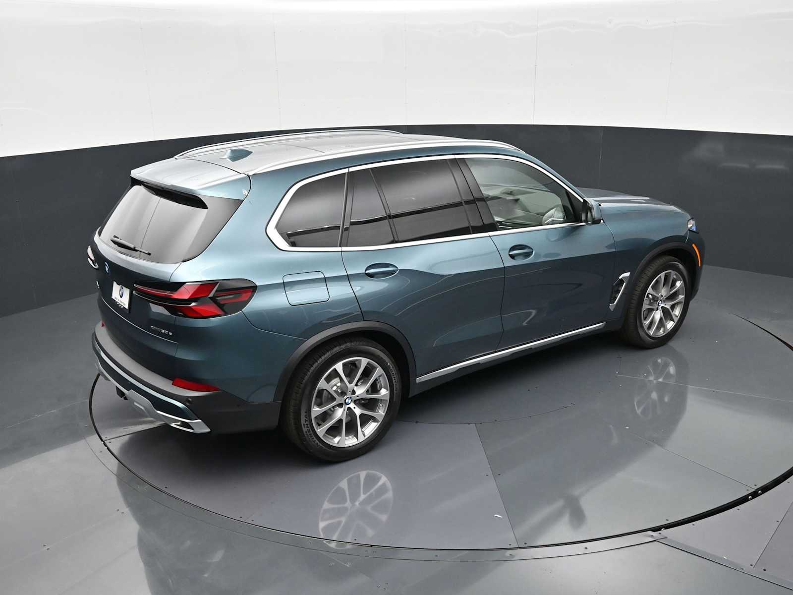 Thumbnail: 2026 BMW X5 - 21
