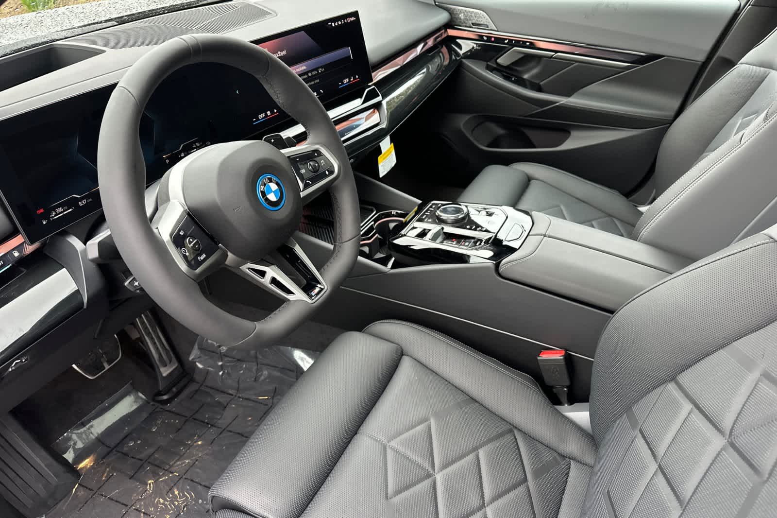 Thumbnail: 2026 BMW 5 Series - 12