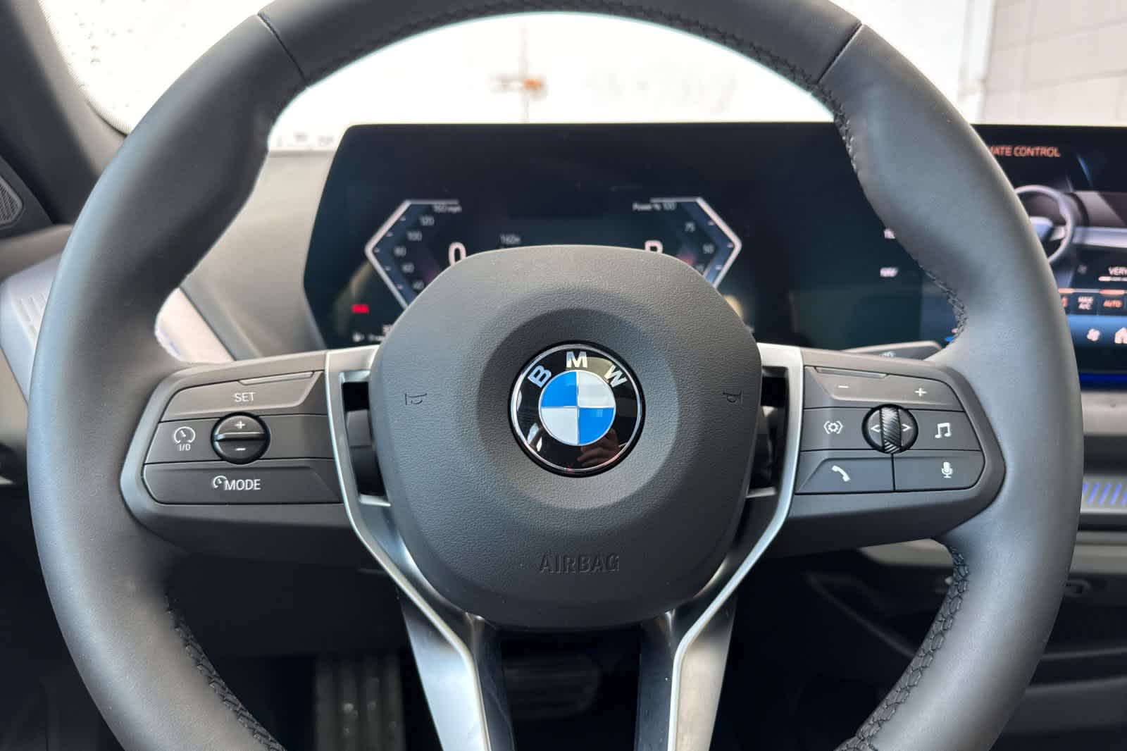 Thumbnail: 2025 BMW 2 Series - 25