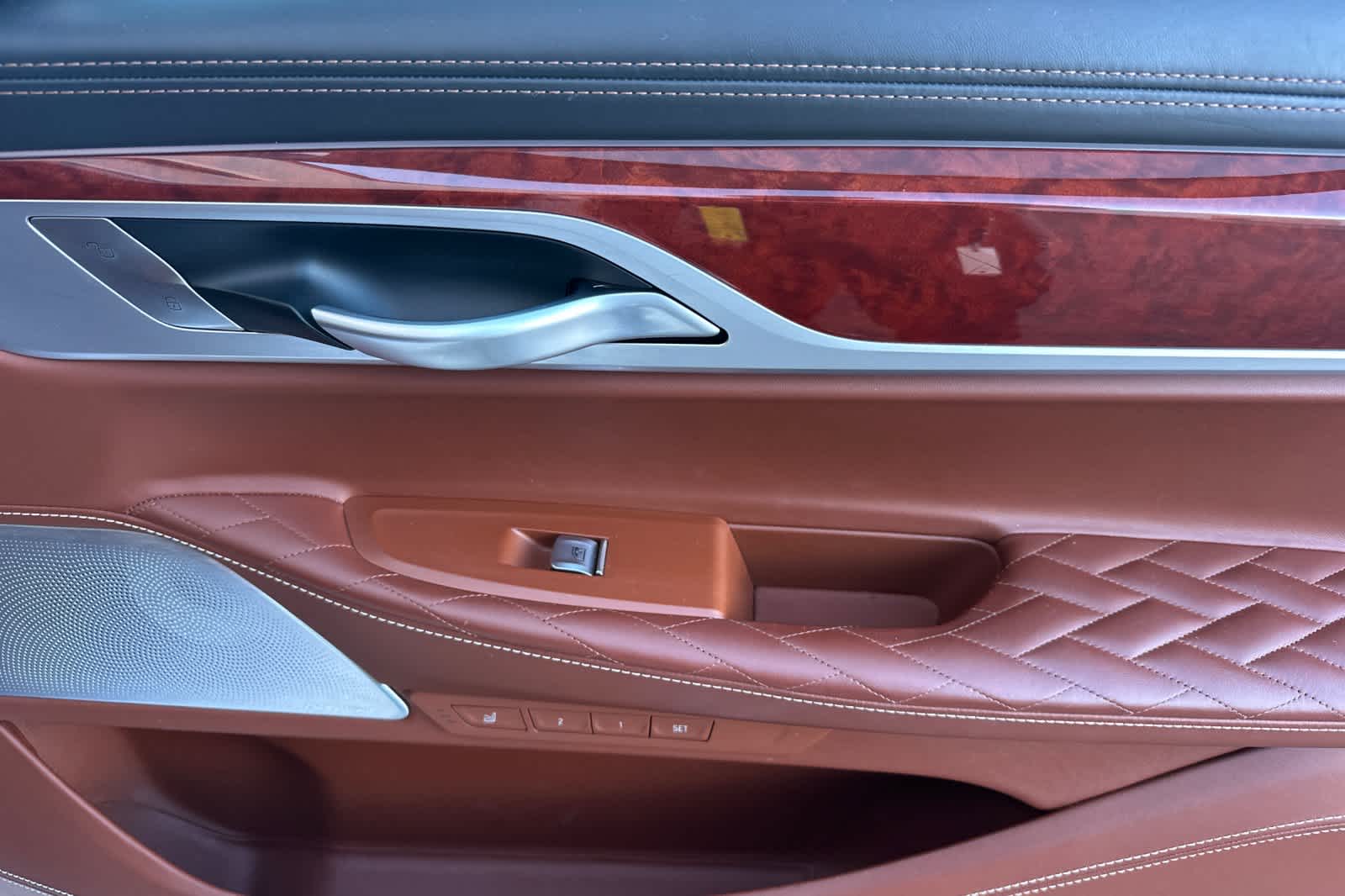 Thumbnail: 2021 BMW 7 Series - 18