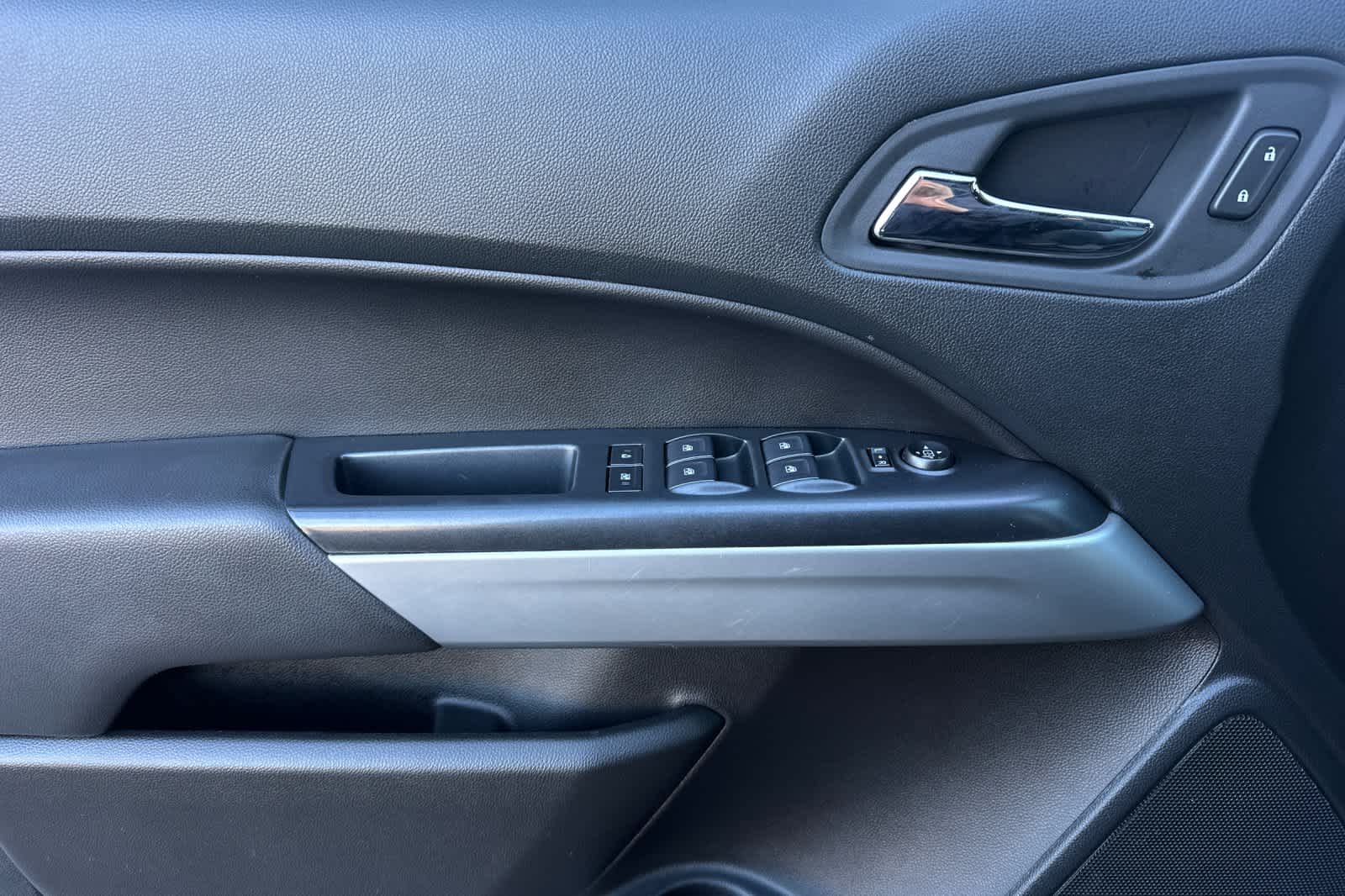 Thumbnail: 2022 Chevrolet Colorado - 12