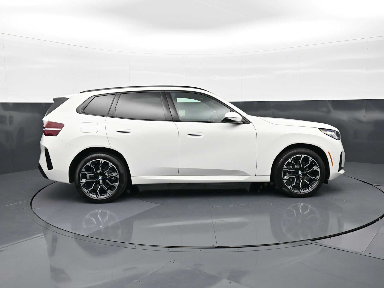 Thumbnail: 2026 BMW X3 - 4