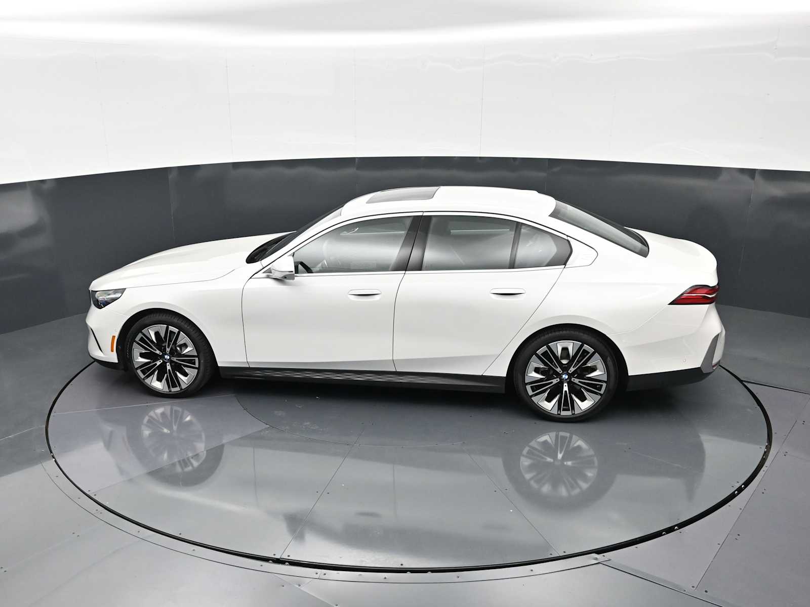 2026 BMW 5 Series 530i - Photo 23