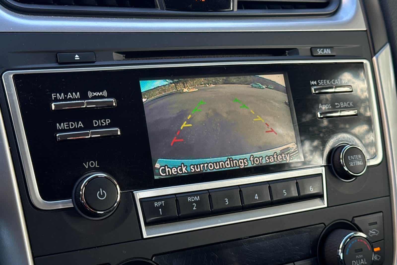 Thumbnail: 2016 Nissan Altima - 18