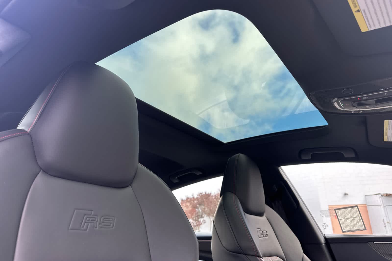 Thumbnail: 2024 Audi RS 7 - 17