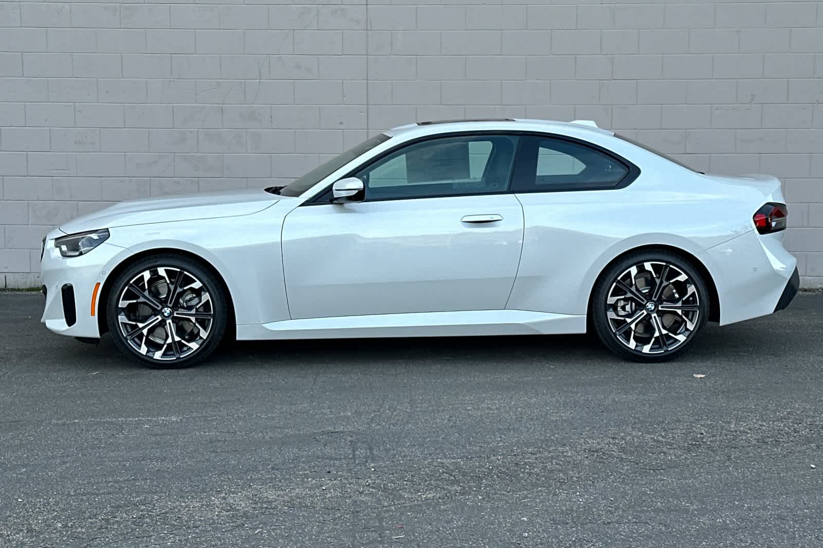 2025 Bmw 230i photo 4