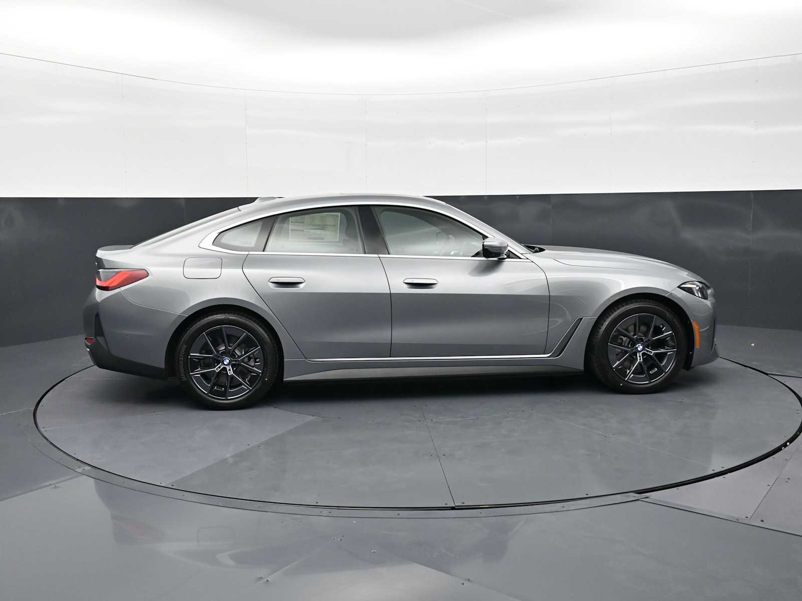 Thumbnail: 2026 BMW i4 - 4