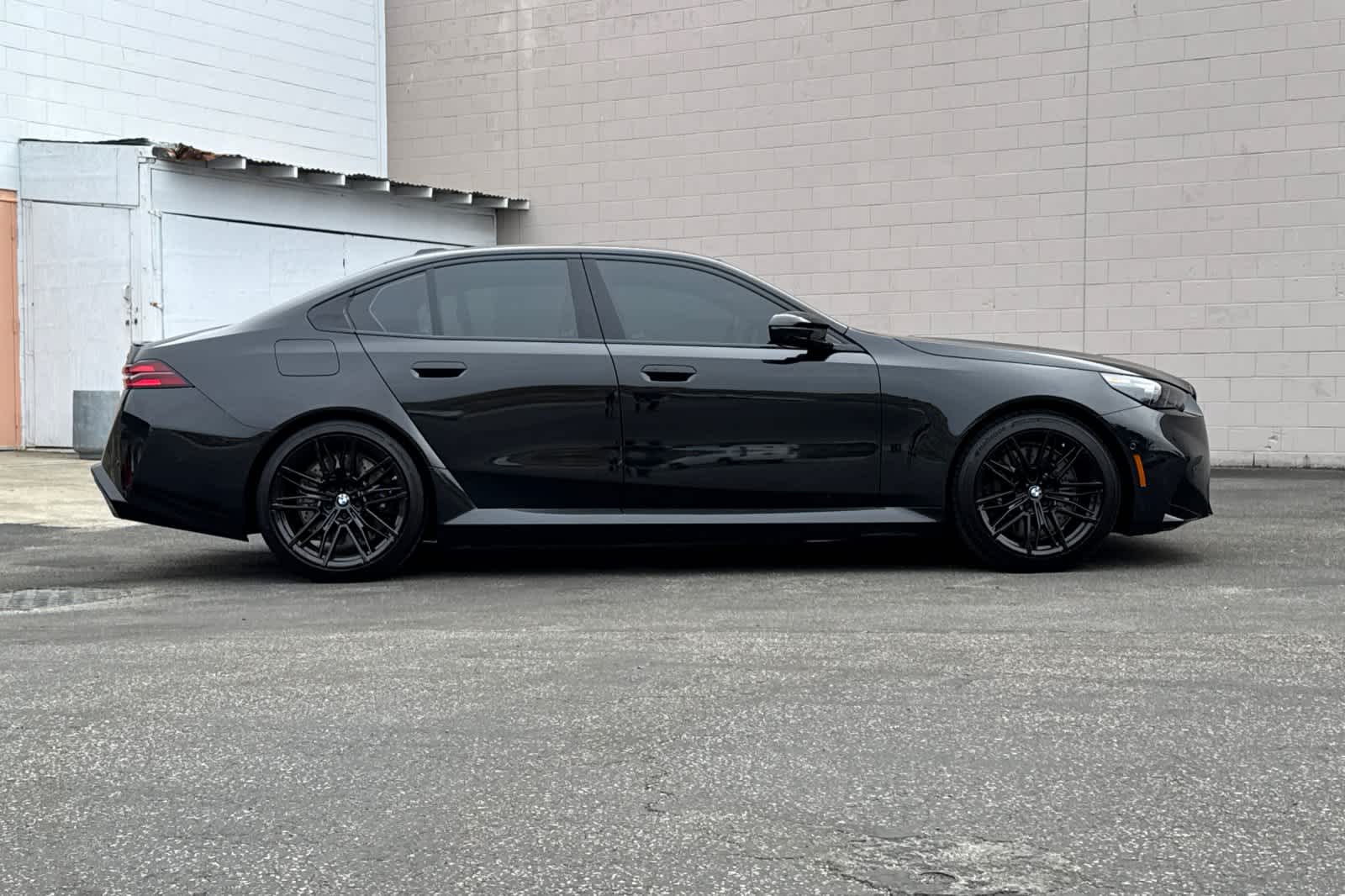 Thumbnail: 2025 BMW M5 - 6