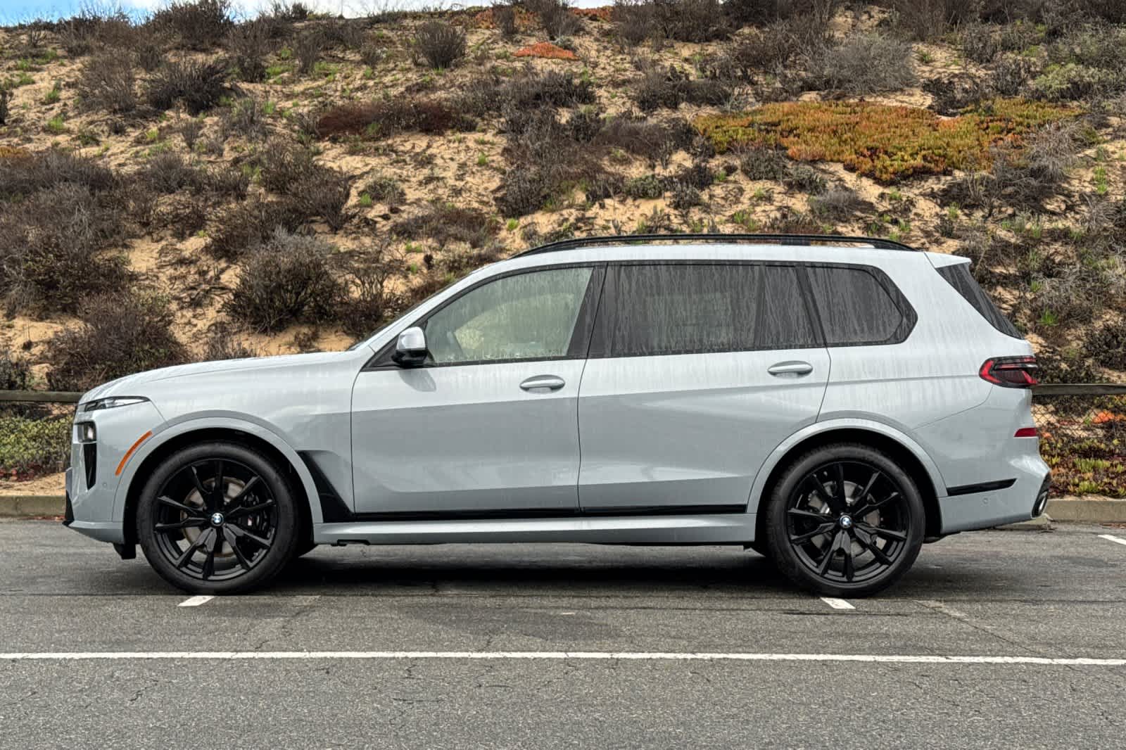 Thumbnail: 2026 BMW X7 - 10