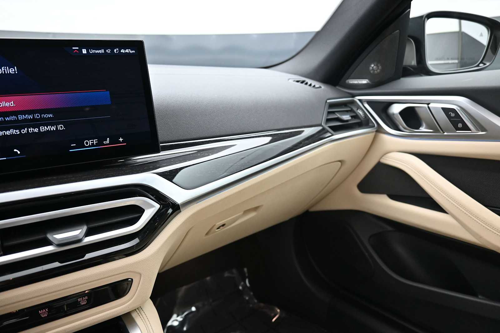 2024 BMW i4 M50 - Photo 17
