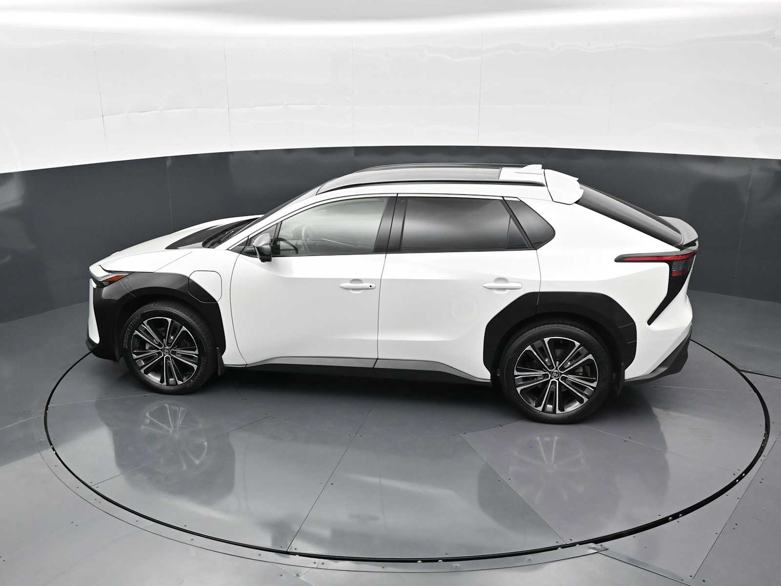 2023 Toyota bZ4X Limited - Photo 27