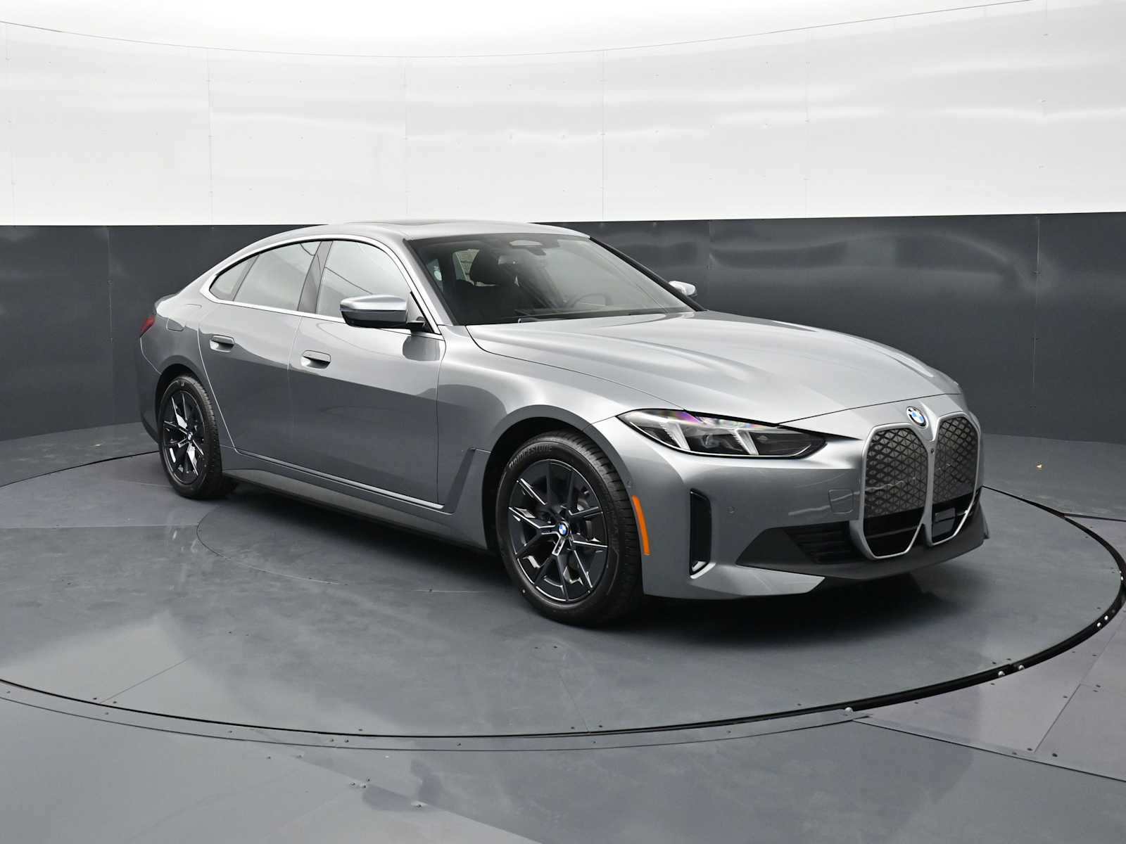 Thumbnail: 2026 BMW i4 - 3