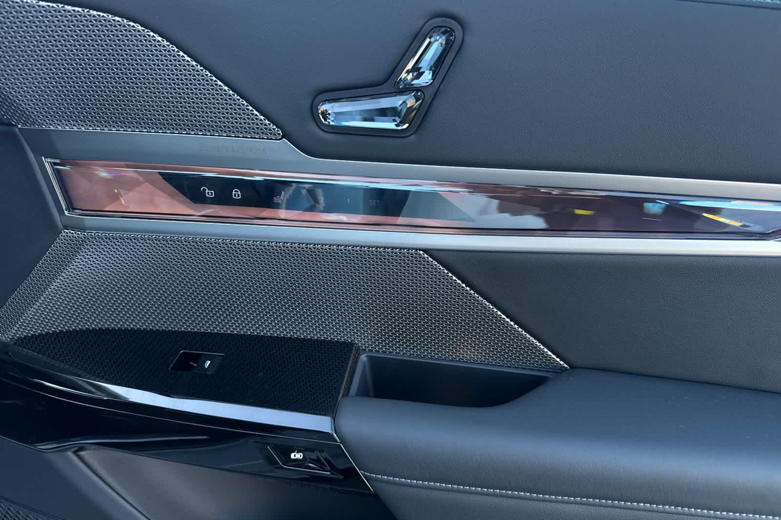 Thumbnail: 2026 BMW 7 Series - 18