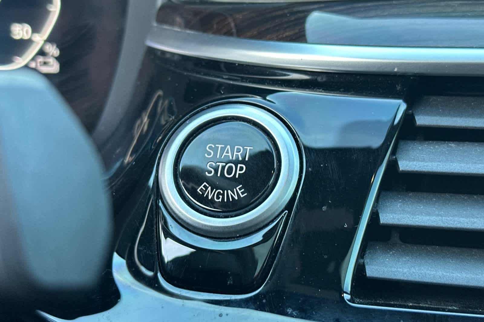 Thumbnail: 2023 BMW 5 Series - 26