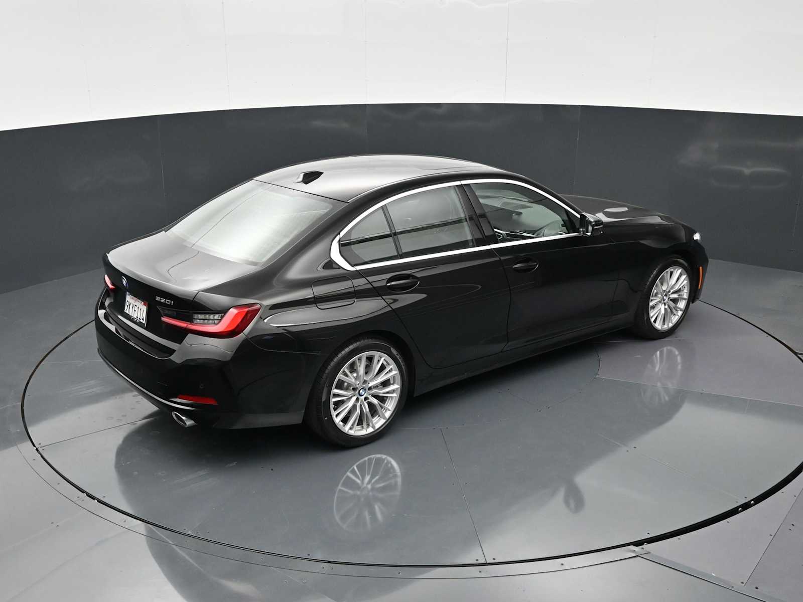 Thumbnail: 2024 BMW 3 Series - 21