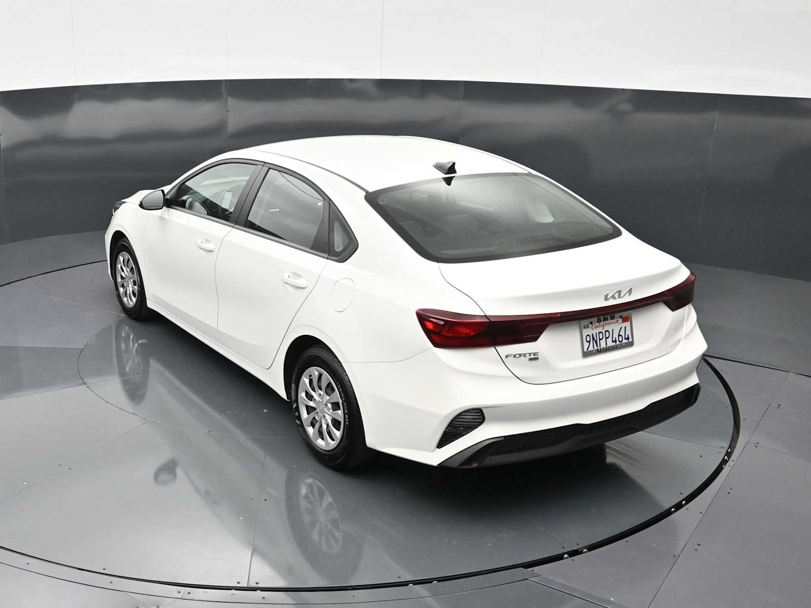 2024 Kia Forte LX - Photo 23