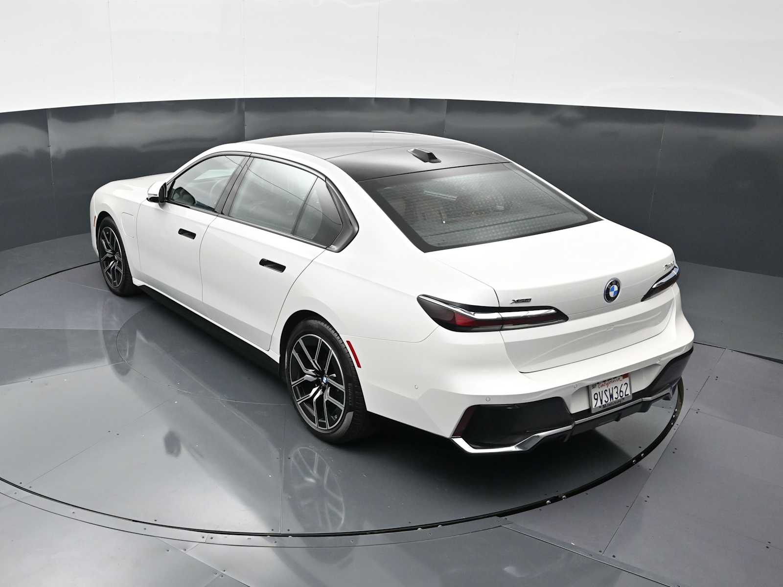 Thumbnail: 2025 BMW 7 Series - 23