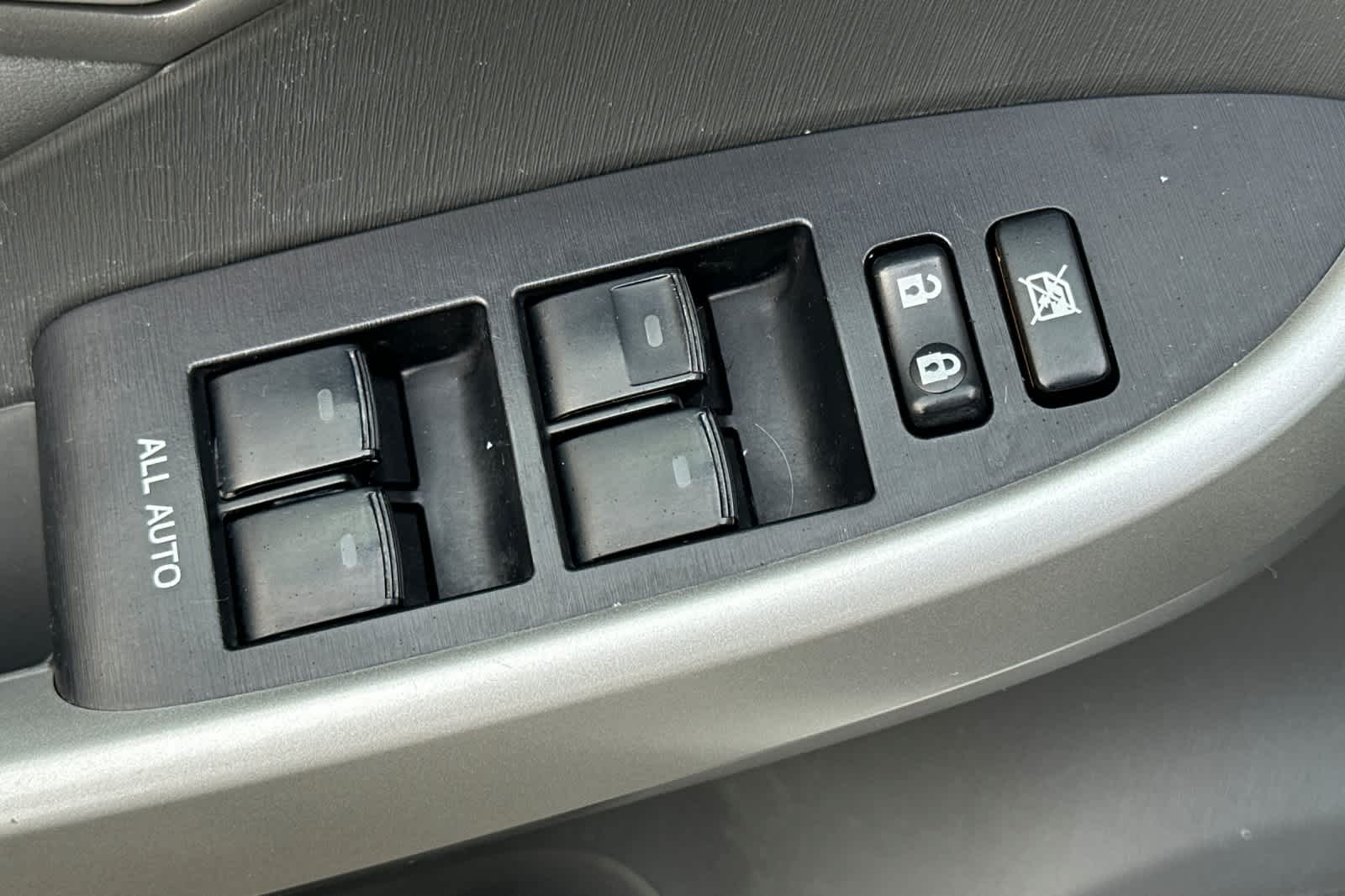 Thumbnail: 2010 Toyota Prius - 13