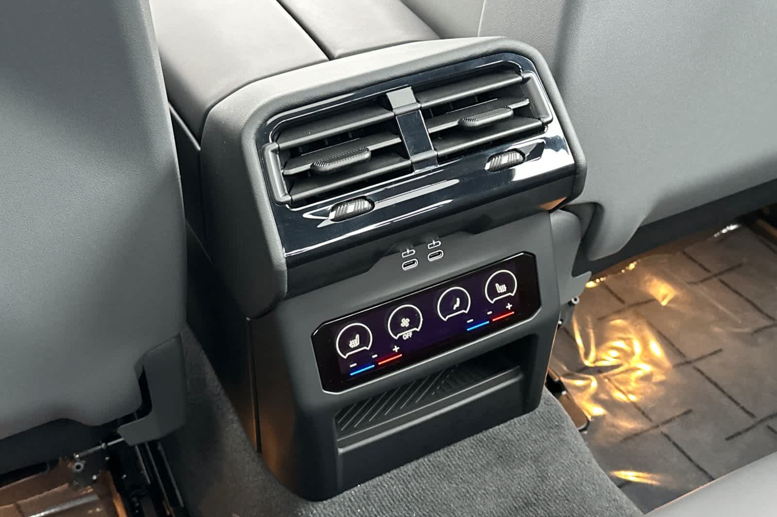 Thumbnail: 2026 BMW 5 Series - 16