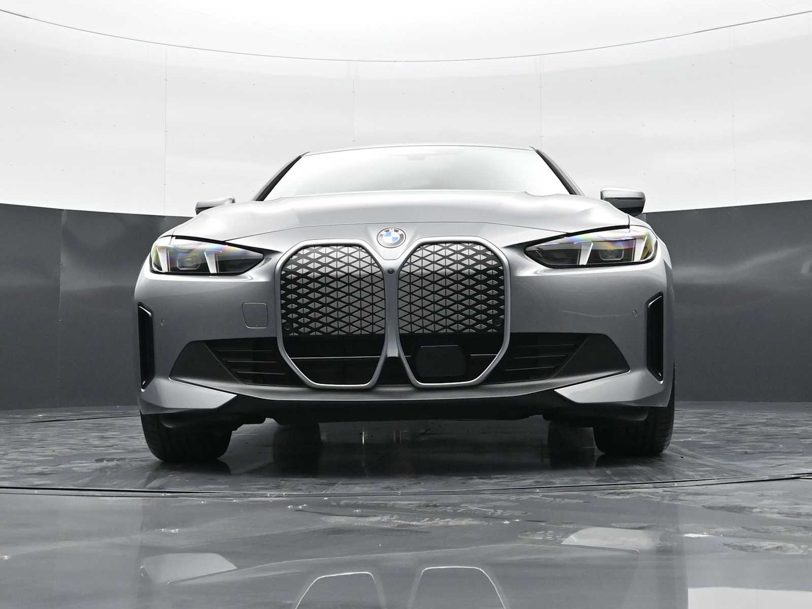 Thumbnail: 2026 BMW i4 - 26