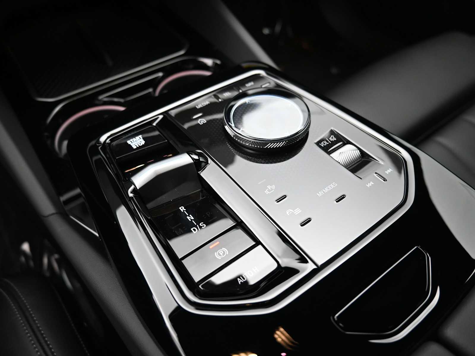 Thumbnail: 2026 BMW 5 Series - 11