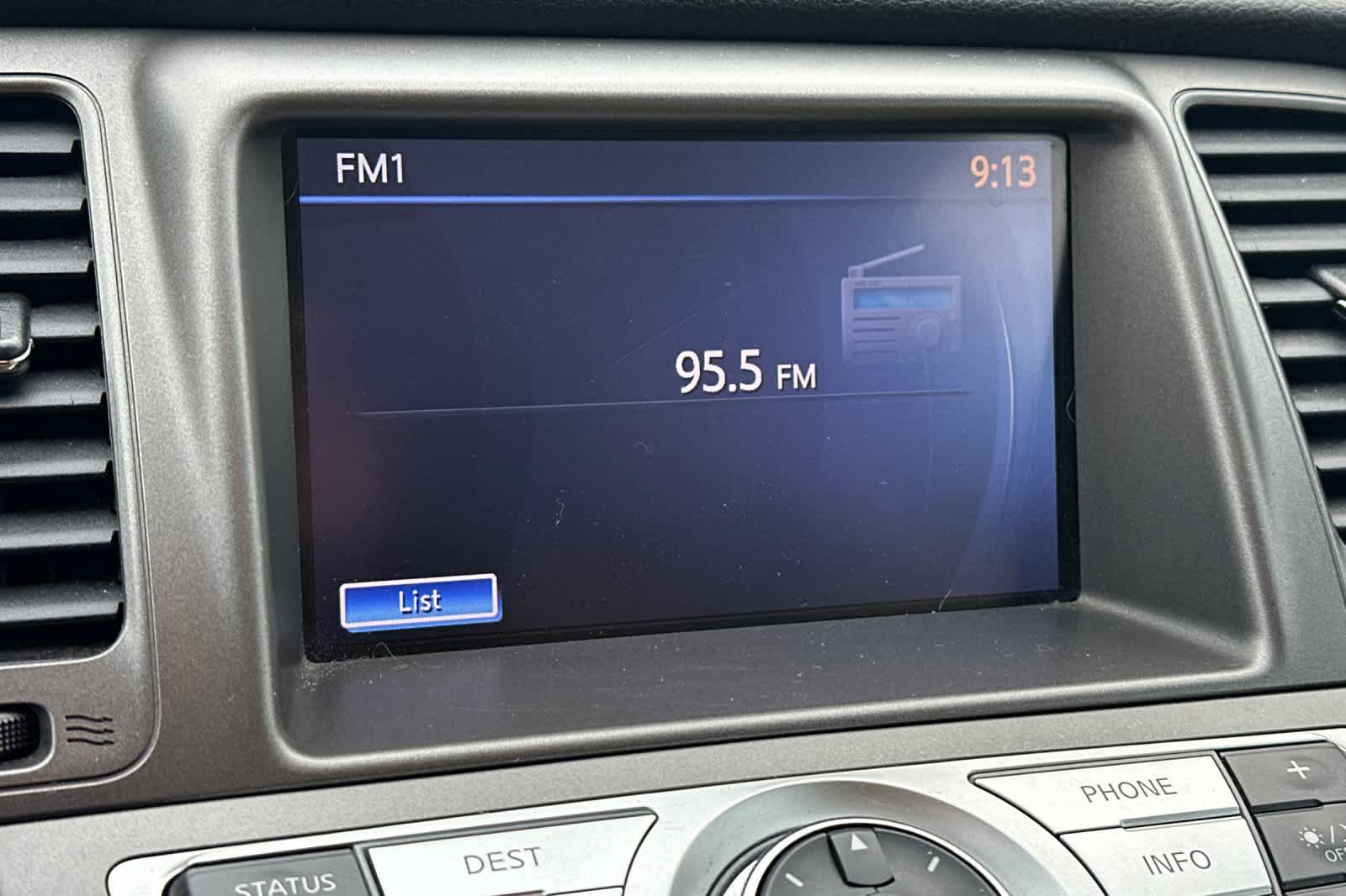 Thumbnail: 2011 Nissan Murano - 21