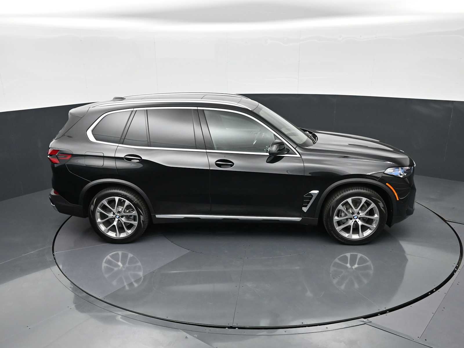 Thumbnail: 2026 BMW X5 - 17