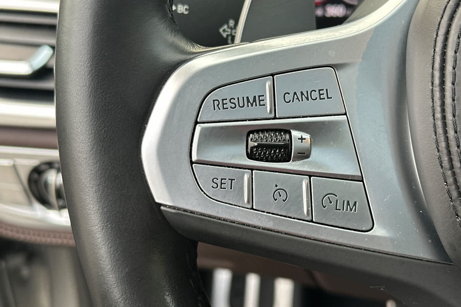 Thumbnail: 2022 BMW 7 Series - 26