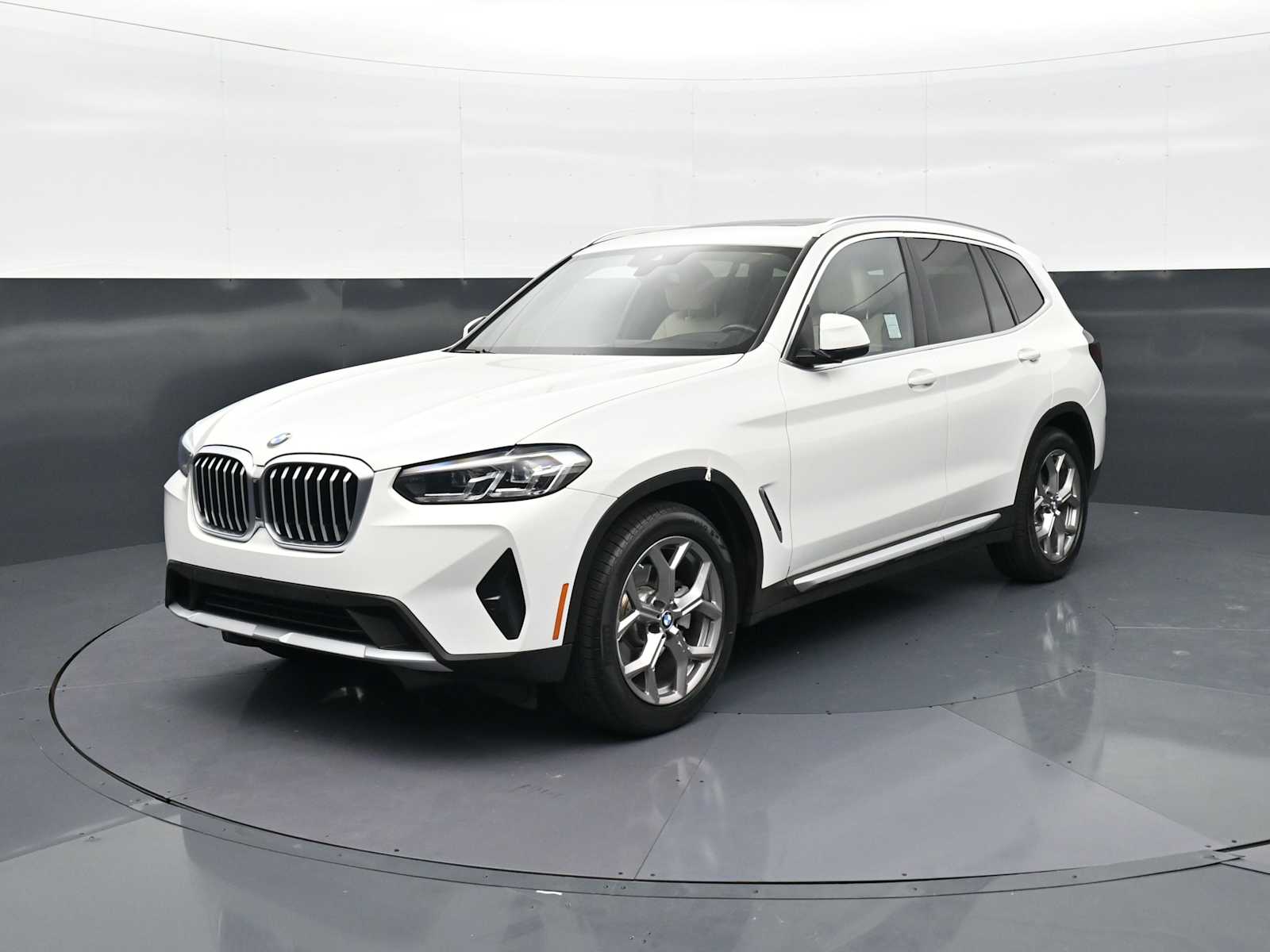 2023 BMW X3 sDrive30i's photo