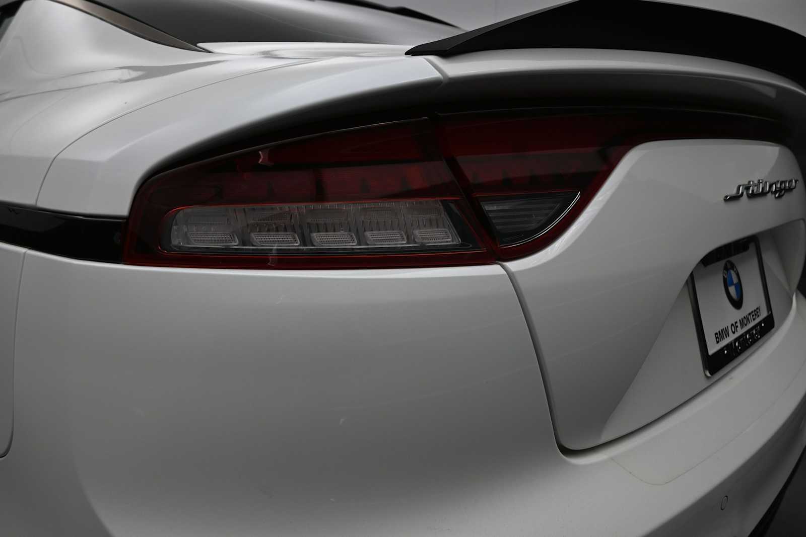 2022 Kia Stinger GT1 - Photo 18