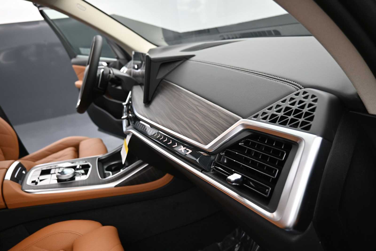 Thumbnail: 2027 BMW X7 - 17