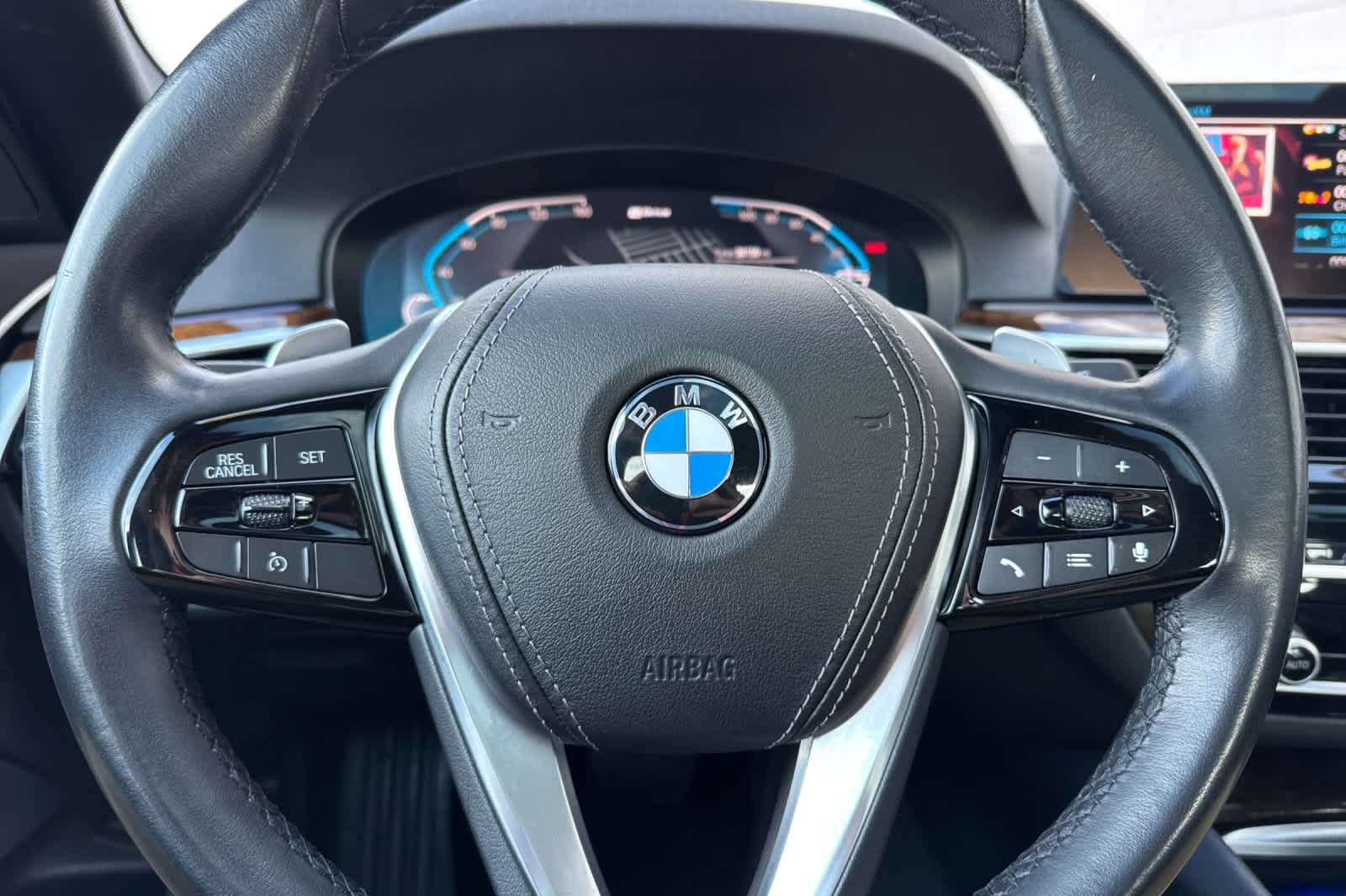 Thumbnail: 2020 BMW 5 Series - 25