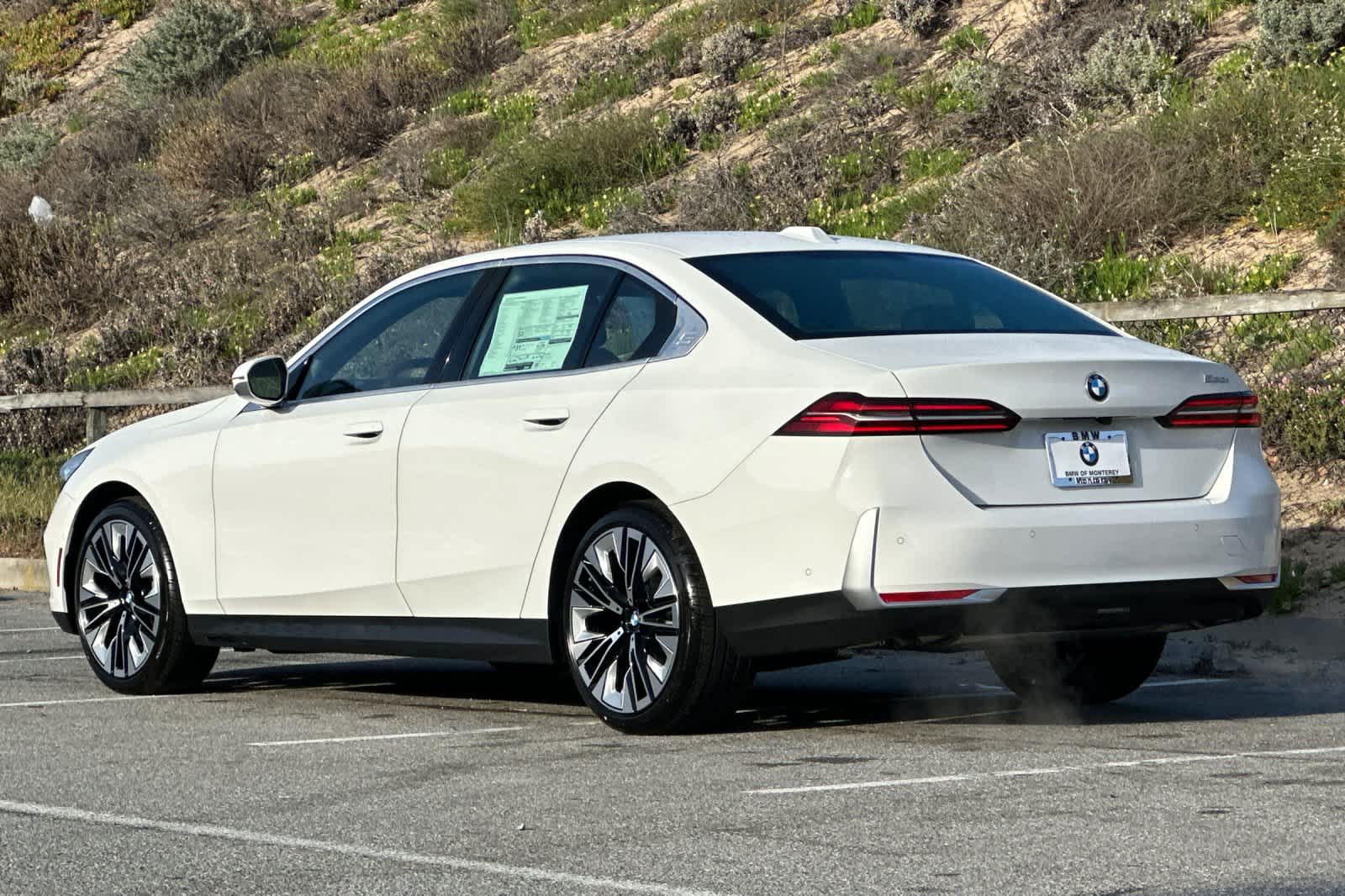 Thumbnail: 2026 BMW 5 Series - 6