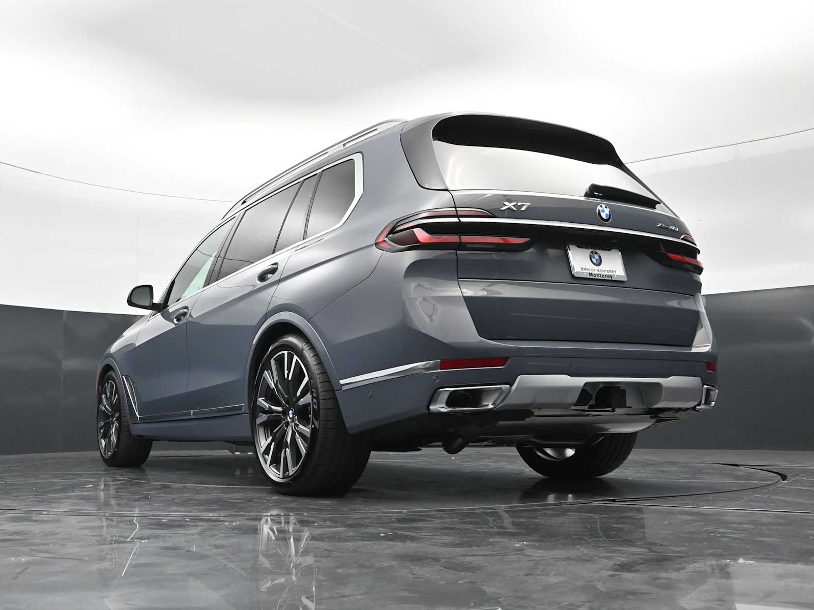 Thumbnail: 2026 BMW X7 - 32