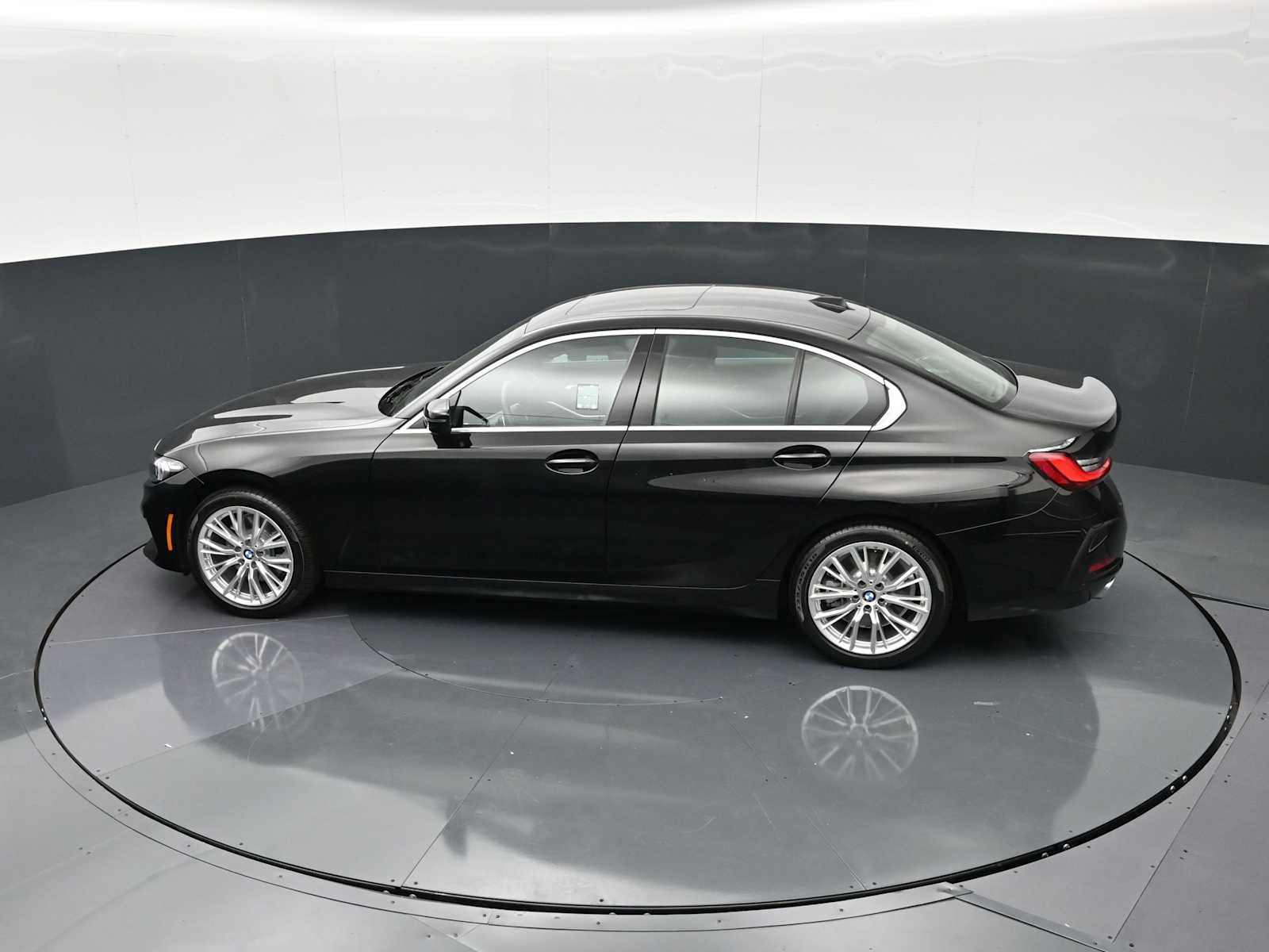 Thumbnail: 2024 BMW 3 Series - 24
