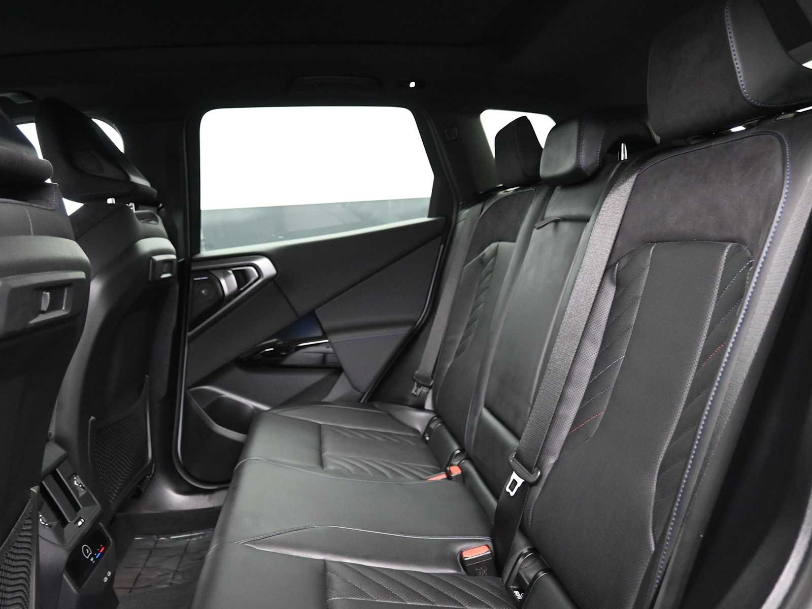 Thumbnail: 2026 BMW X3 - 13