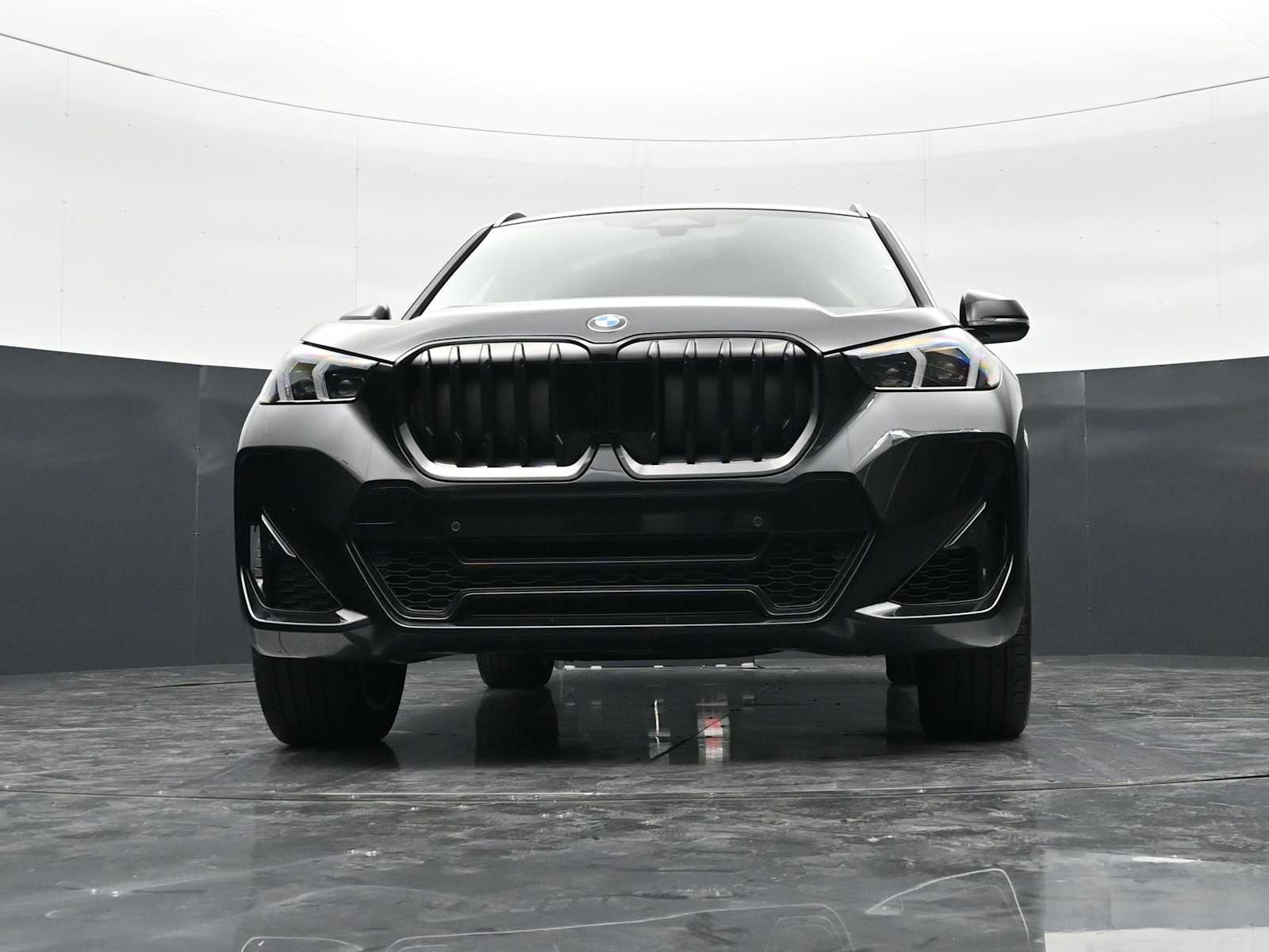 Thumbnail: 2023 BMW X1 - 25