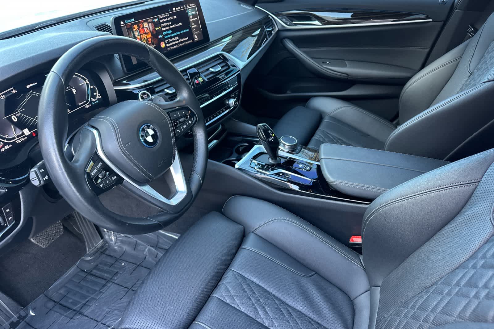 Thumbnail: 2023 BMW 5 Series - 13