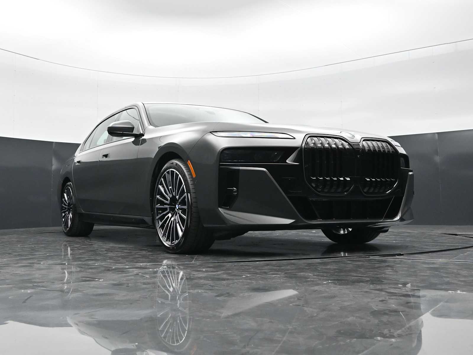 Thumbnail: 2026 BMW 7 Series - 27