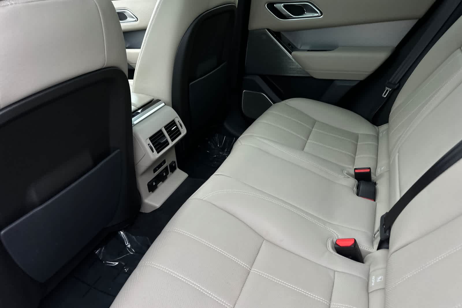 Thumbnail: 2018 Land Rover Range Rover Velar - 4