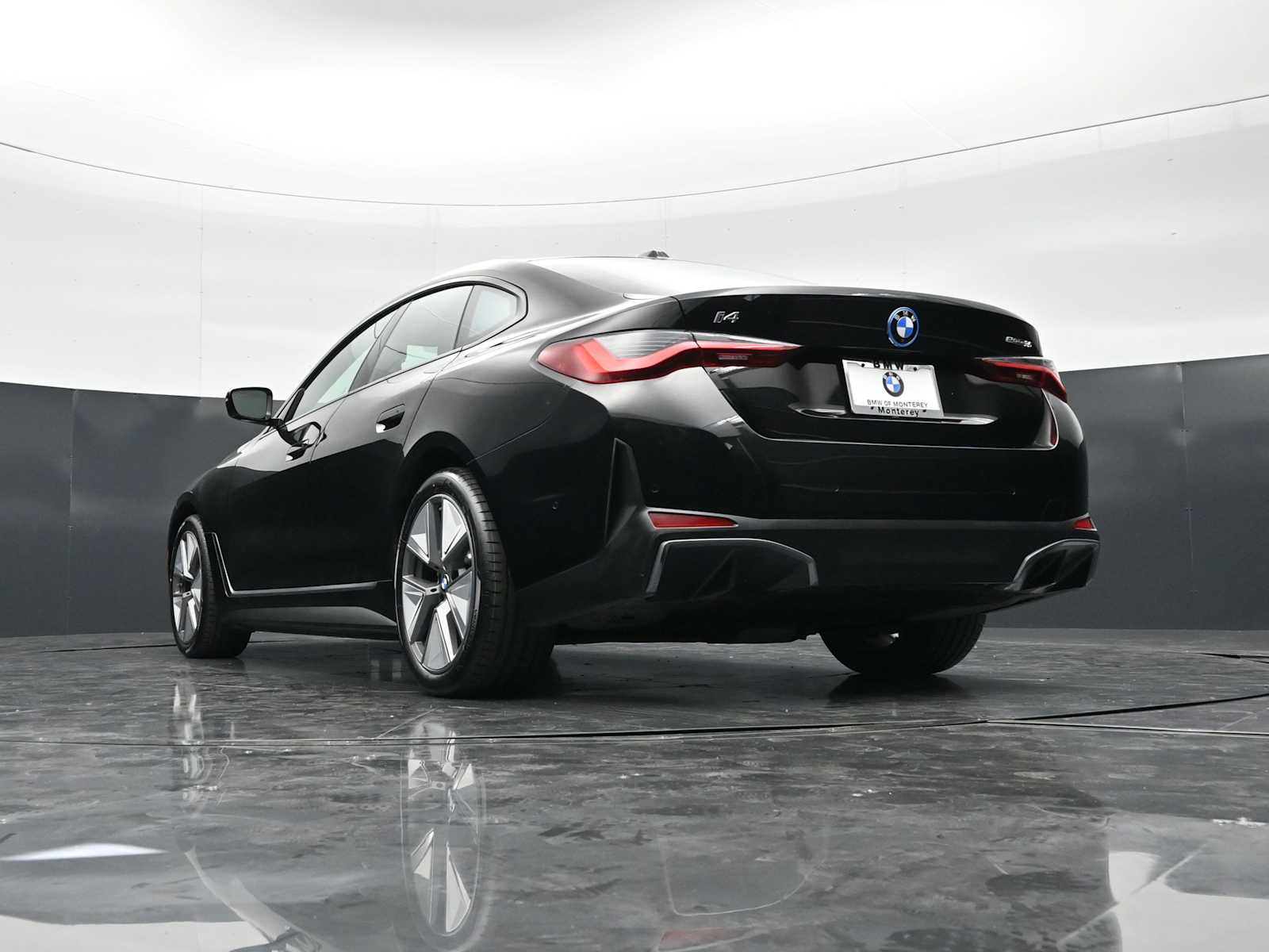 Thumbnail: 2023 BMW i4 - 30