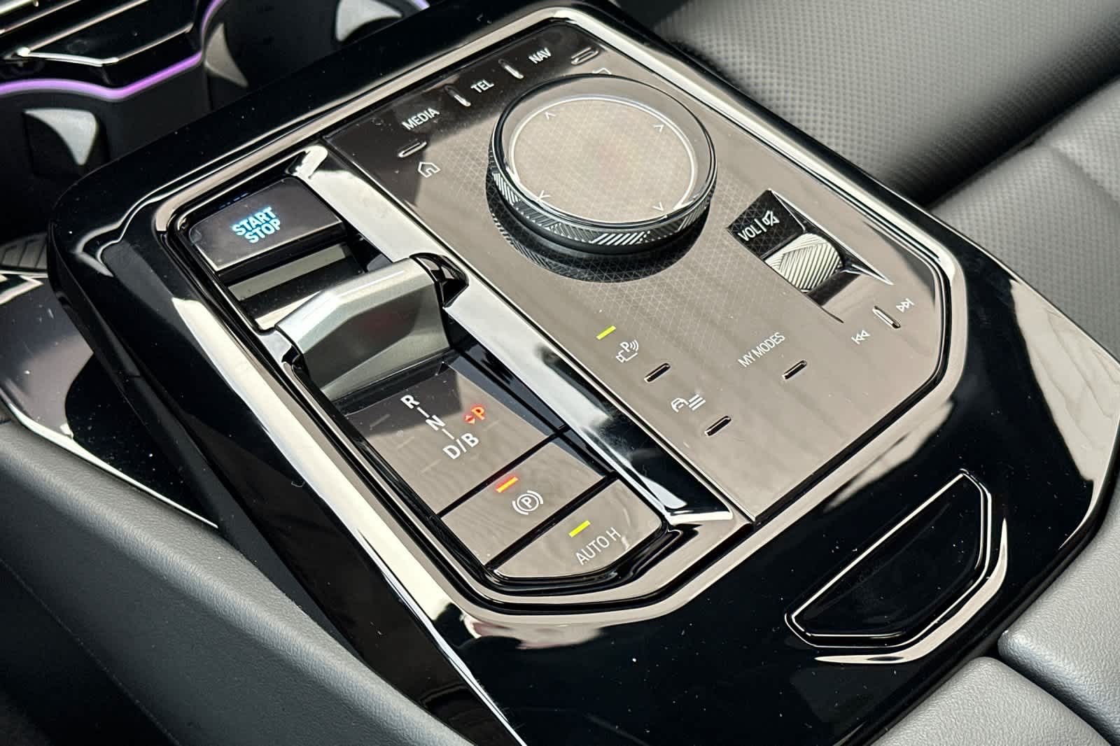 Thumbnail: 2024 BMW i5 - 23